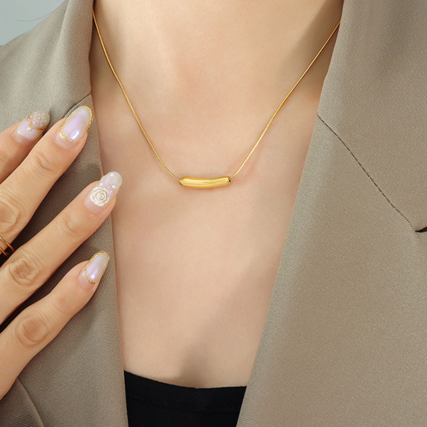 Short Bar Smile Necklace