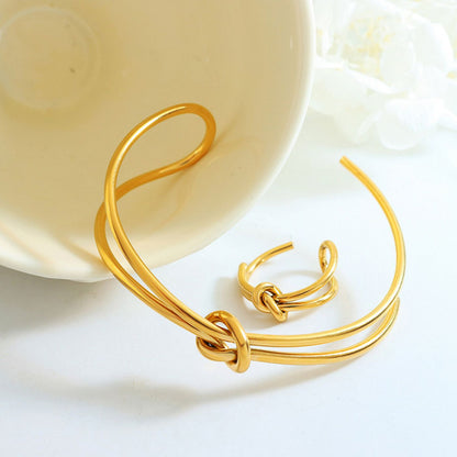 Double Twist Ring