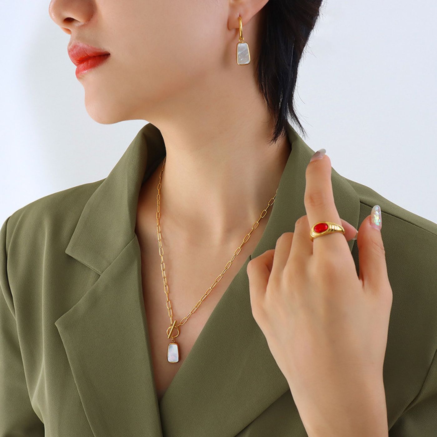 Square white mother-of-pearl earrings