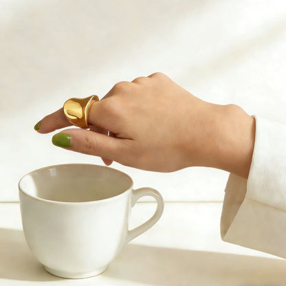 Curved Sparkle Ring