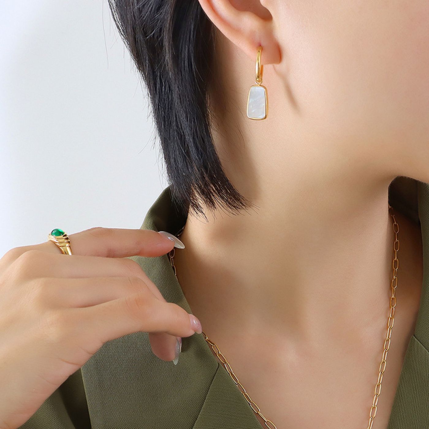 Square white mother-of-pearl earrings