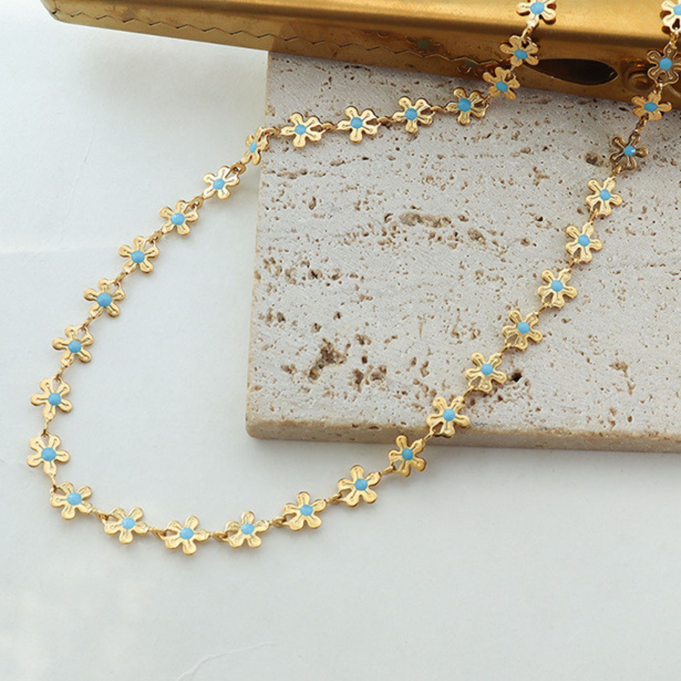 Clover flower necklace