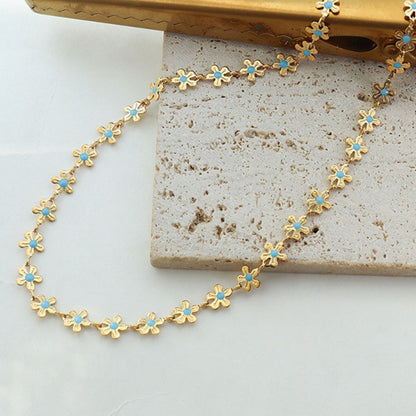 Clover flower necklace