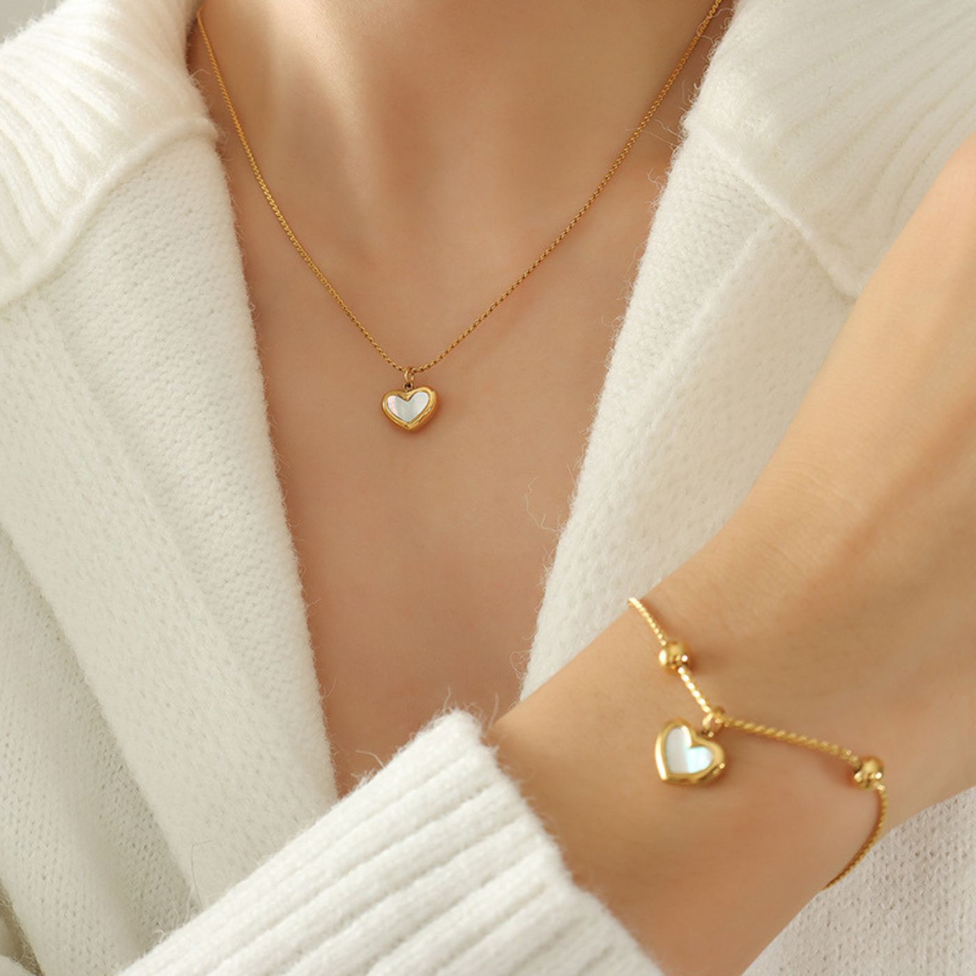 White mother-of-pearl heart jewelry set