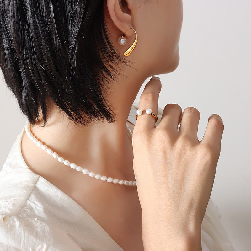 Gold-plated mother-of-pearl earrings