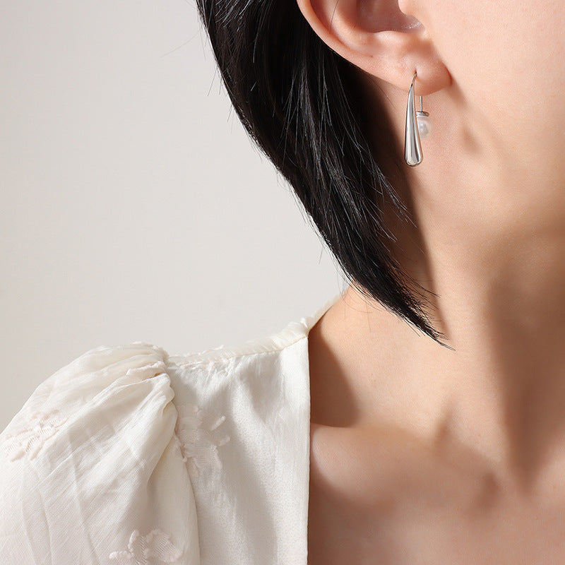 Silver-plated earrings with mother-of-pearl beads